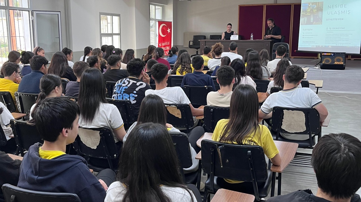 Okulumuz Rehberlik Servisinin Düzenlediği Meslek Tanıtım Günleri